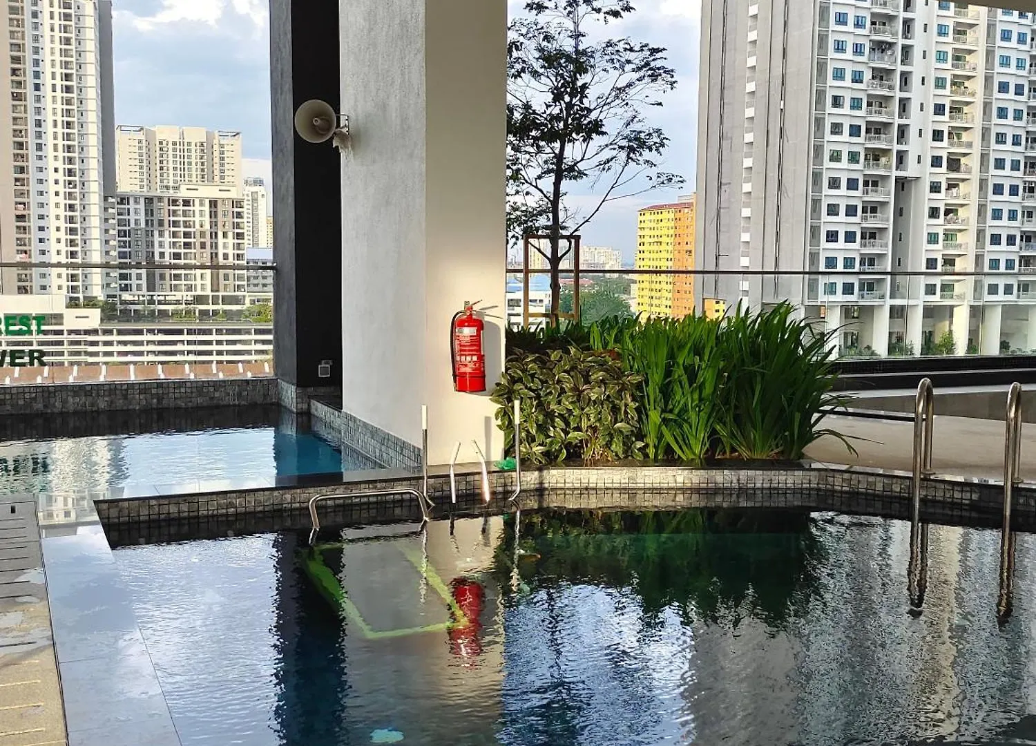 Luxury Comfort Suite 3Br Jelutong 0*,
